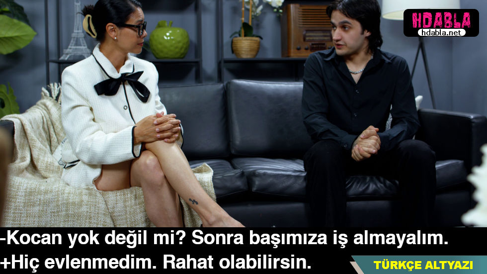 Korka korka Flört uygulamasından düşürdüğüm yaşlı karının evine gittim